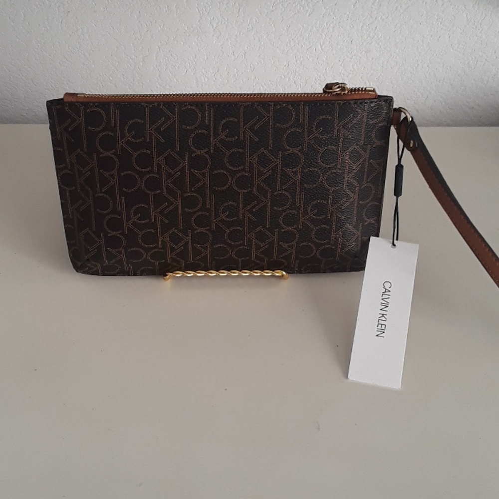 Calvin Klein wristlet clutch - Picture 2 of 6